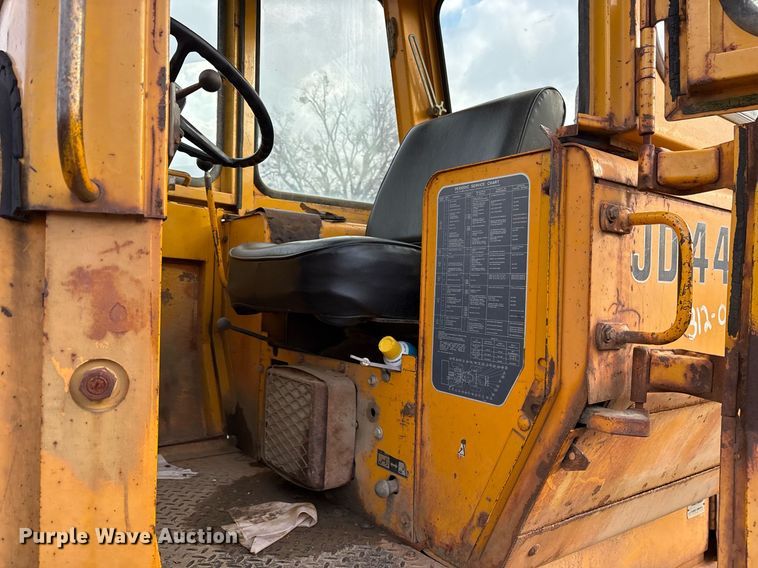 image for item EY9900 1980 John Deere JD444 wheel loader