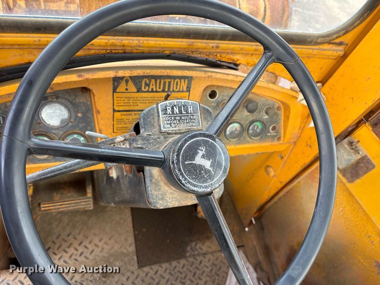 image for item EY9900 1980 John Deere JD444 wheel loader