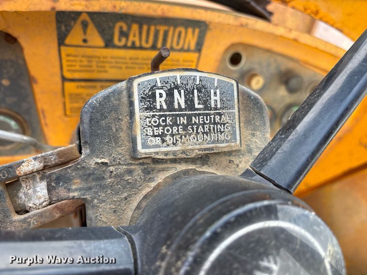 image for item EY9900 1980 John Deere JD444 wheel loader