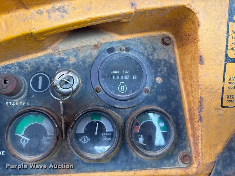 image for item EY9900 1980 John Deere JD444 wheel loader