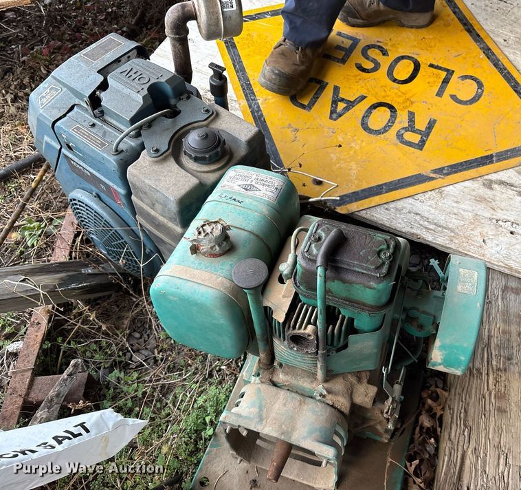 image for item EY9902 (2) engines