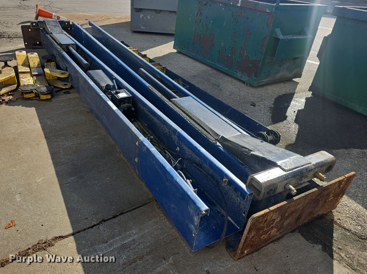 image for item NI9484 Versymmetric Challenger  3900 2-post lift