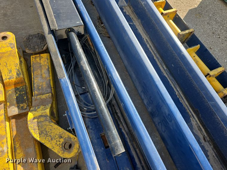 image for item NI9484 Versymmetric Challenger  3900 2-post lift