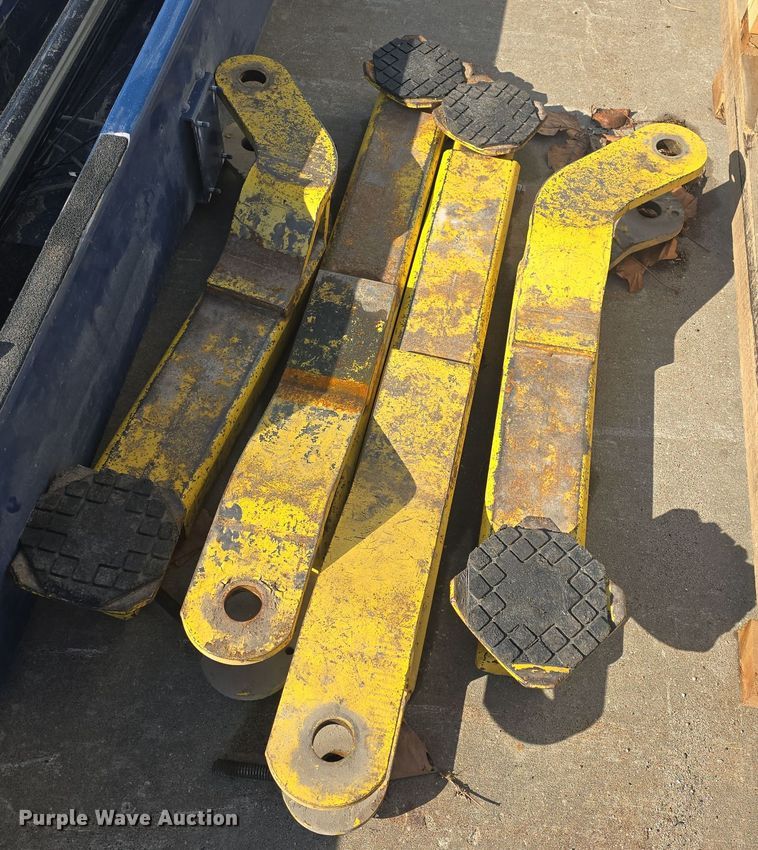 image for item NI9484 Versymmetric Challenger  3900 2-post lift