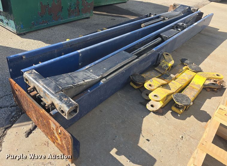 image for item NI9484 Versymmetric Challenger  3900 2-post lift