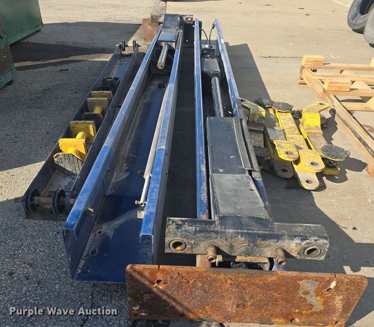 image for item NI9484 Versymmetric Challenger  3900 2-post lift