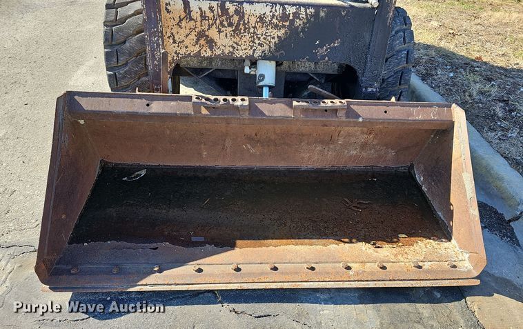 image for item NI9487 1993 Bobcat 843B skid steer loader