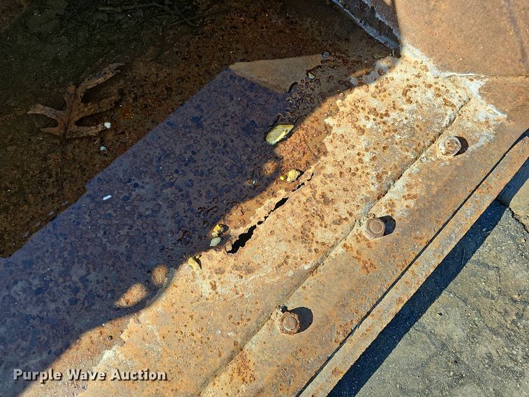 image for item NI9487 1993 Bobcat 843B skid steer loader