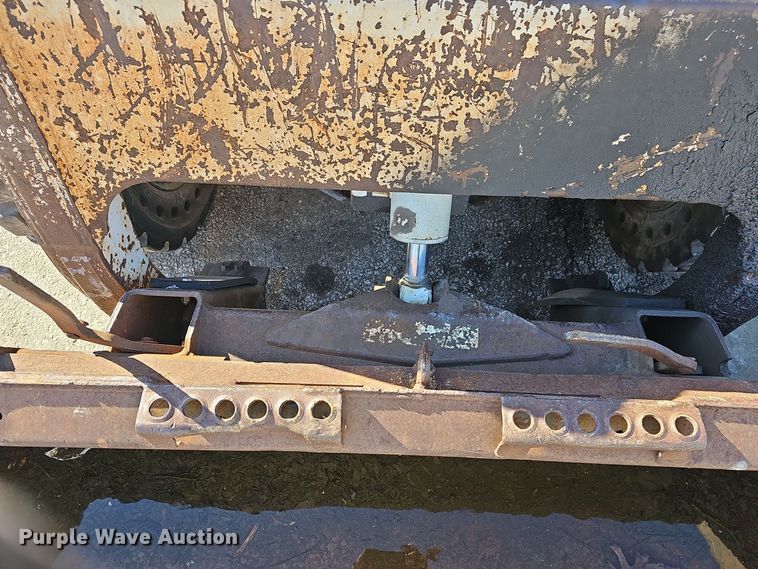 image for item NI9487 1993 Bobcat 843B skid steer loader