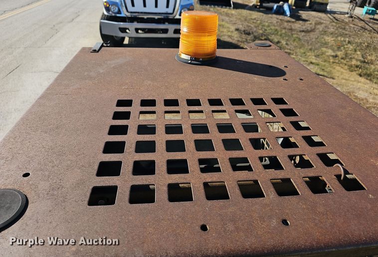 image for item NI9487 1993 Bobcat 843B skid steer loader