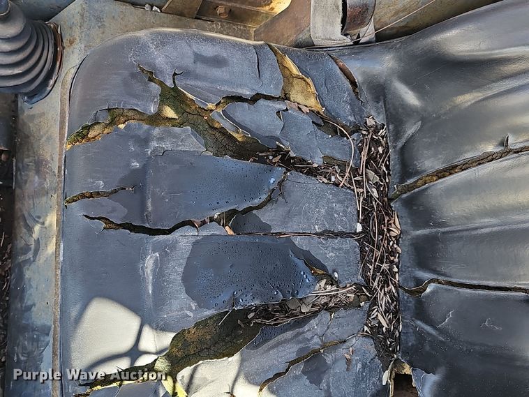 image for item NI9487 1993 Bobcat 843B skid steer loader