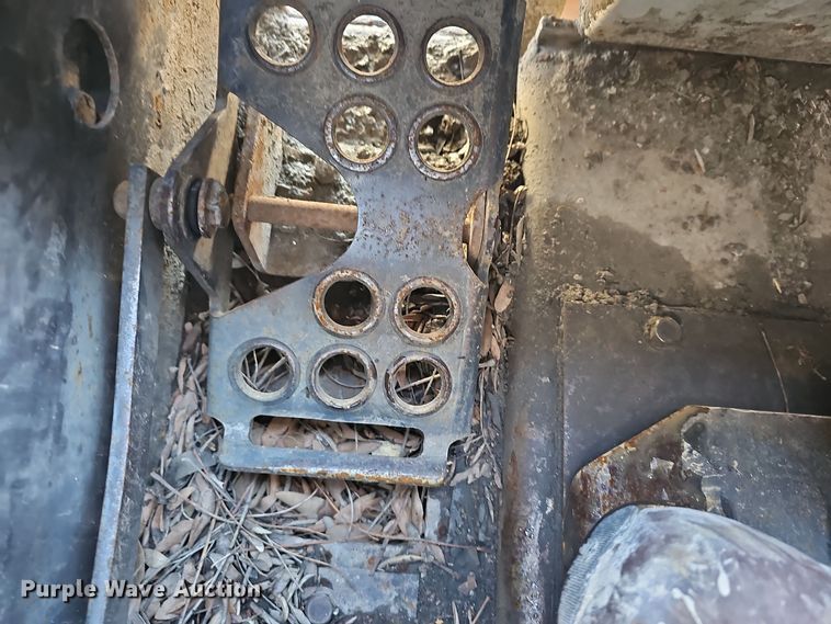 image for item NI9487 1993 Bobcat 843B skid steer loader