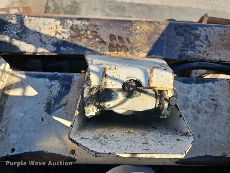 image for item NI9487 1993 Bobcat 843B skid steer loader