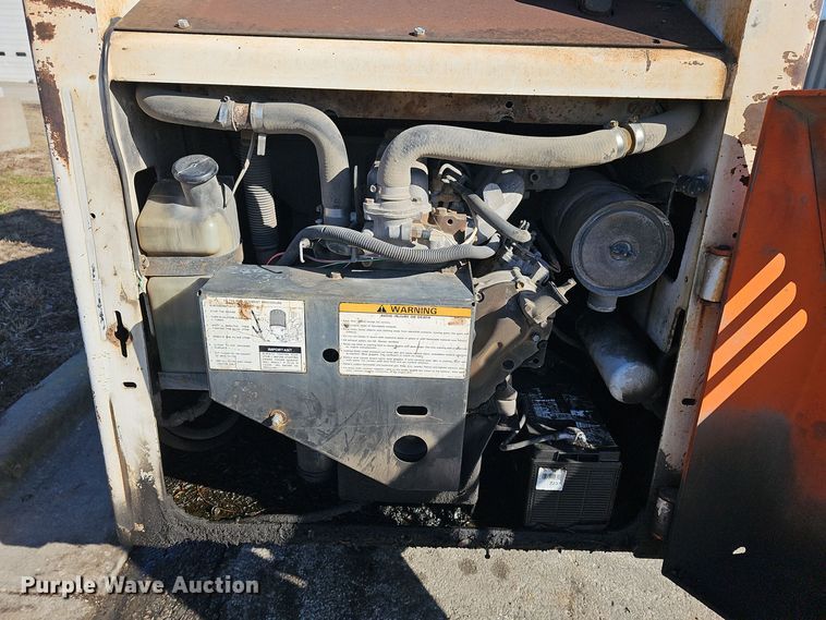 image for item NI9487 1993 Bobcat 843B skid steer loader