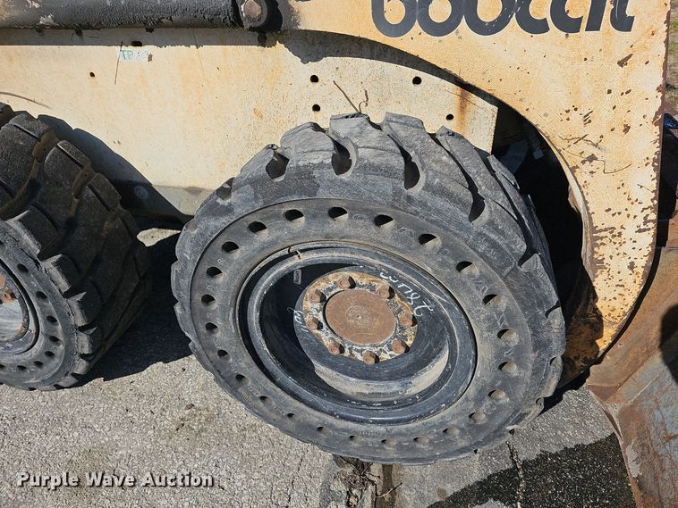 image for item NI9487 1993 Bobcat 843B skid steer loader