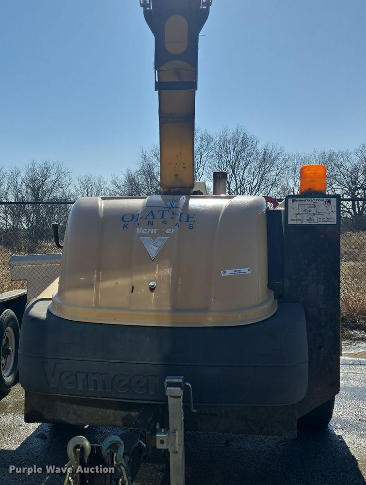 image for item NI9496 2008 Vermeer BC1500 wood chipper