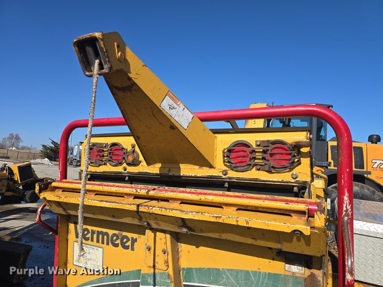 image for item NI9496 2008 Vermeer BC1500 wood chipper