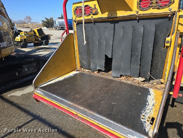 image for item NI9496 2008 Vermeer BC1500 wood chipper