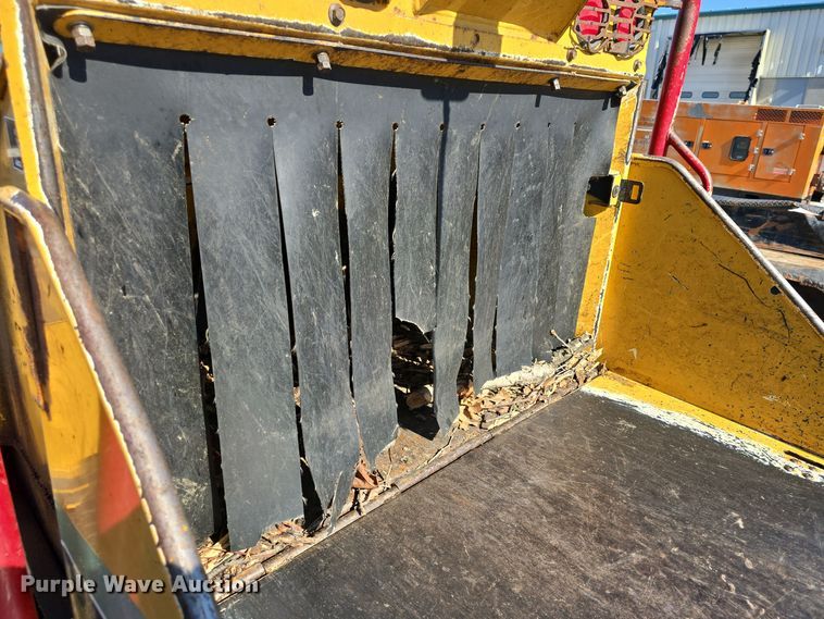 image for item NI9496 2008 Vermeer BC1500 wood chipper