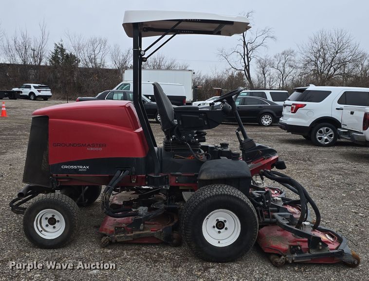 image for item NI9500 2013 Toro Groundsmaster 4300D lawn mower
