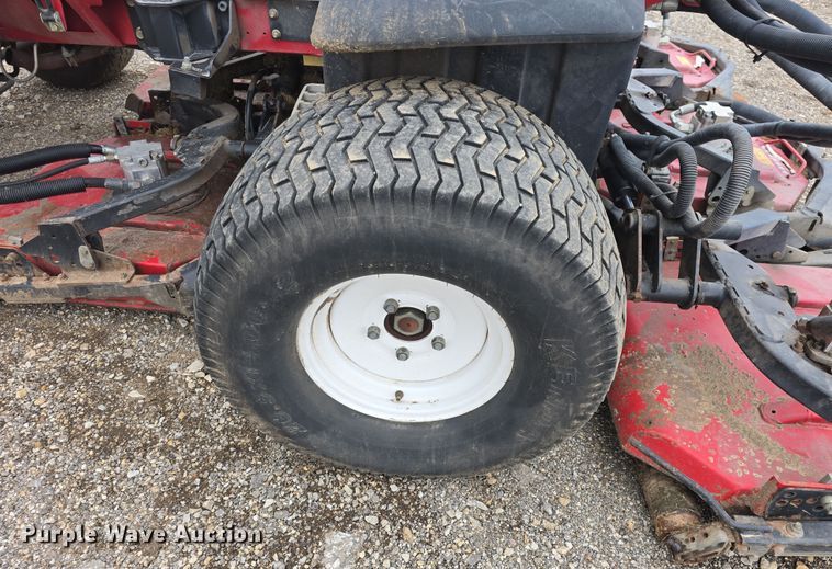 image for item NI9500 2013 Toro Groundsmaster 4300D lawn mower