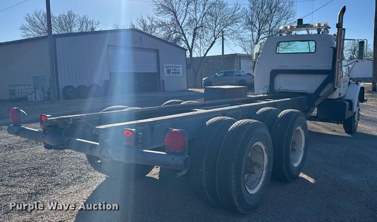 image for item NN9548 1980 GMC Brigadier truck cab and chassis