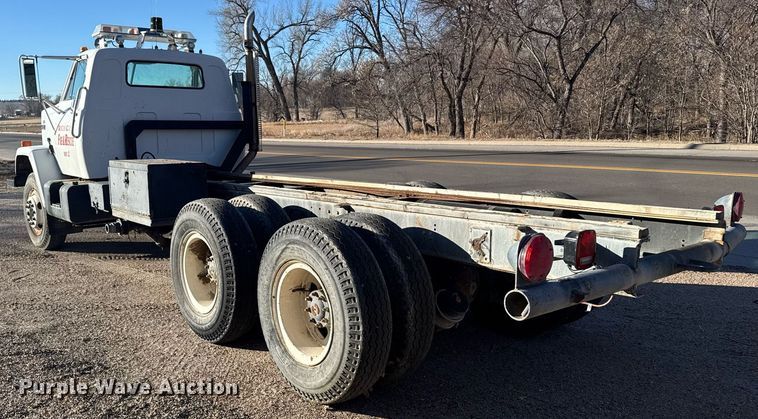 image for item NN9548 1980 GMC Brigadier truck cab and chassis