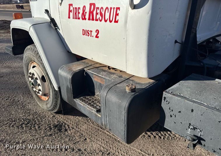 image for item NN9548 1980 GMC Brigadier truck cab and chassis