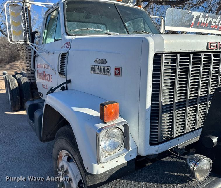 image for item NN9548 1980 GMC Brigadier truck cab and chassis