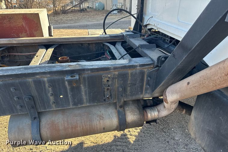 image for item NN9548 1980 GMC Brigadier truck cab and chassis