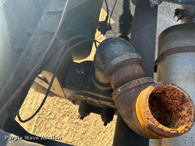 image for item NN9548 1980 GMC Brigadier truck cab and chassis