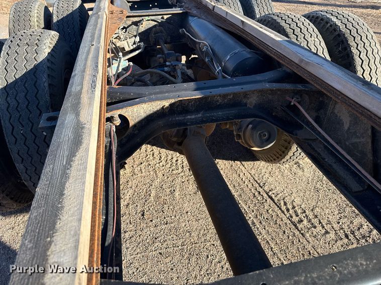 image for item NN9548 1980 GMC Brigadier truck cab and chassis