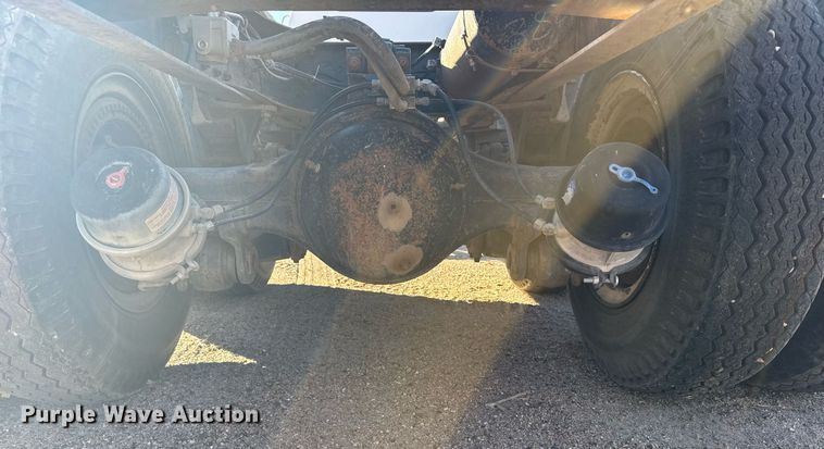 image for item NN9548 1980 GMC Brigadier truck cab and chassis