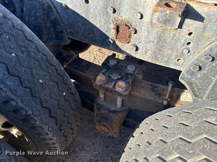 image for item NN9548 1980 GMC Brigadier truck cab and chassis