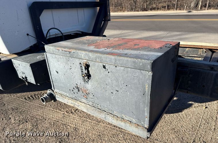 image for item NN9548 1980 GMC Brigadier truck cab and chassis