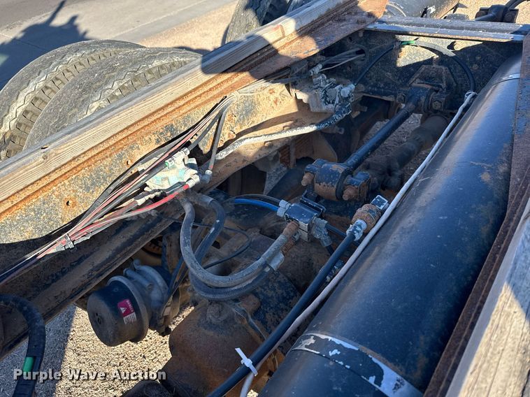 image for item NN9548 1980 GMC Brigadier truck cab and chassis