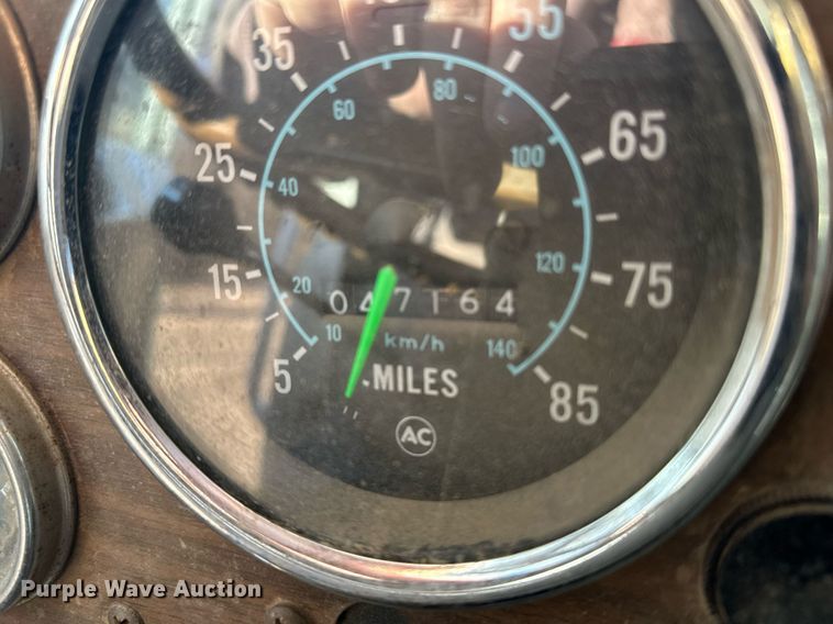 image for item NN9548 1980 GMC Brigadier truck cab and chassis