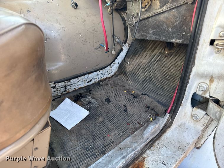 image for item NN9548 1980 GMC Brigadier truck cab and chassis