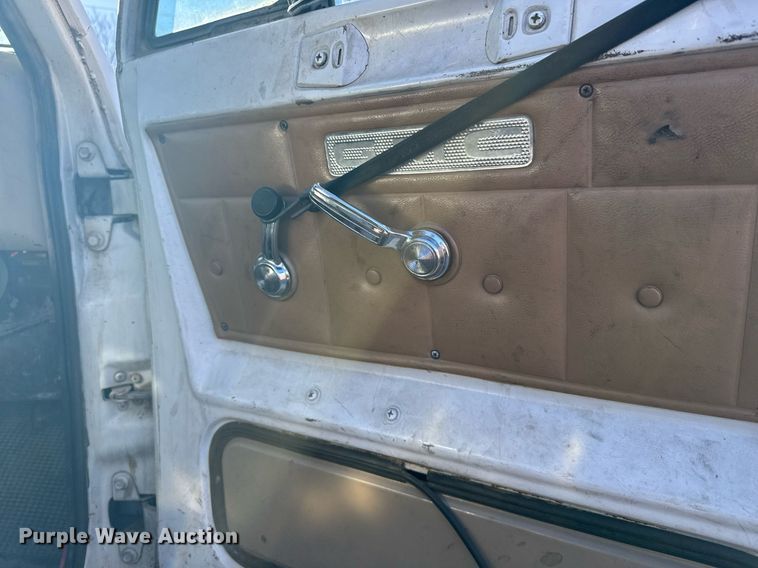 image for item NN9548 1980 GMC Brigadier truck cab and chassis