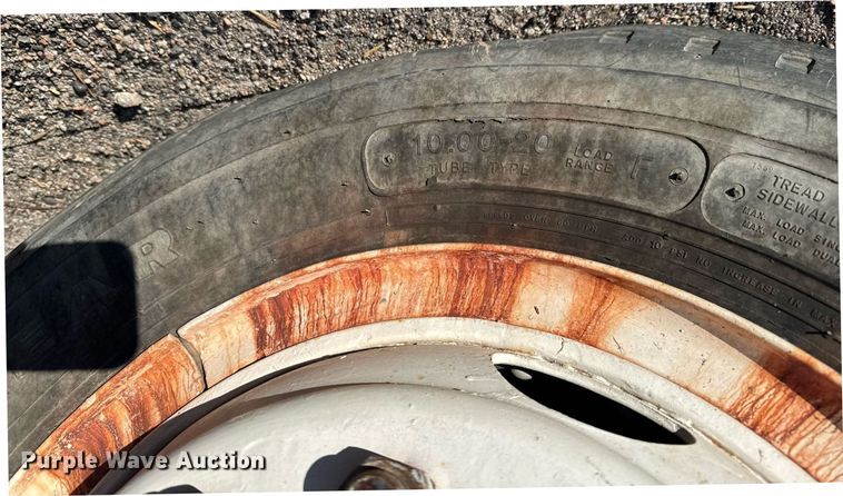 image for item NN9548 1980 GMC Brigadier truck cab and chassis