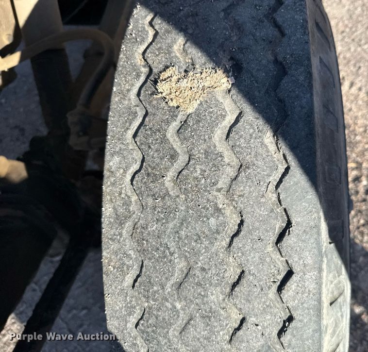 image for item NN9548 1980 GMC Brigadier truck cab and chassis