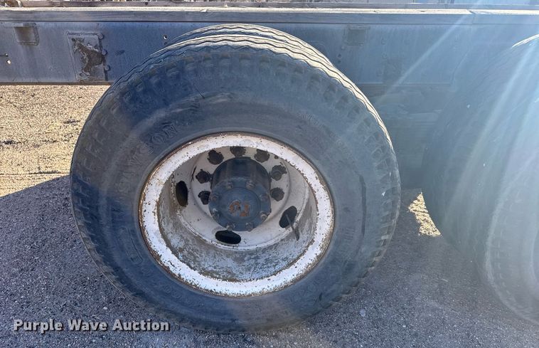 image for item NN9548 1980 GMC Brigadier truck cab and chassis