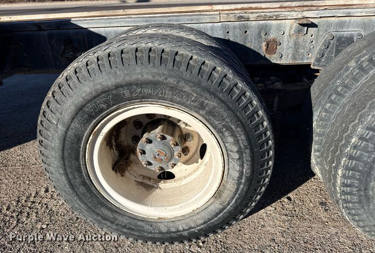 image for item NN9548 1980 GMC Brigadier truck cab and chassis