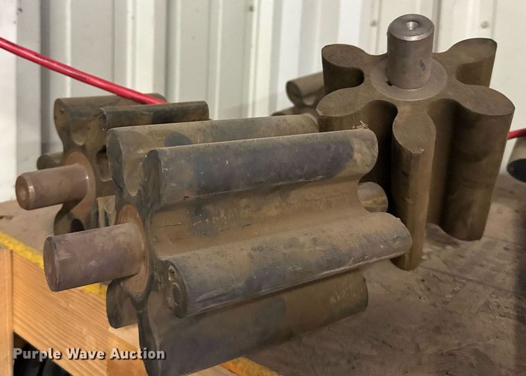 image for item NN9548 1980 GMC Brigadier truck cab and chassis