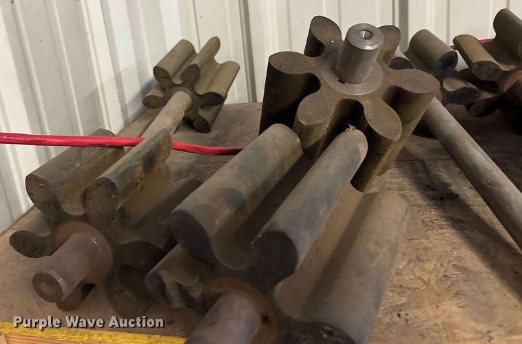 image for item NN9548 1980 GMC Brigadier truck cab and chassis