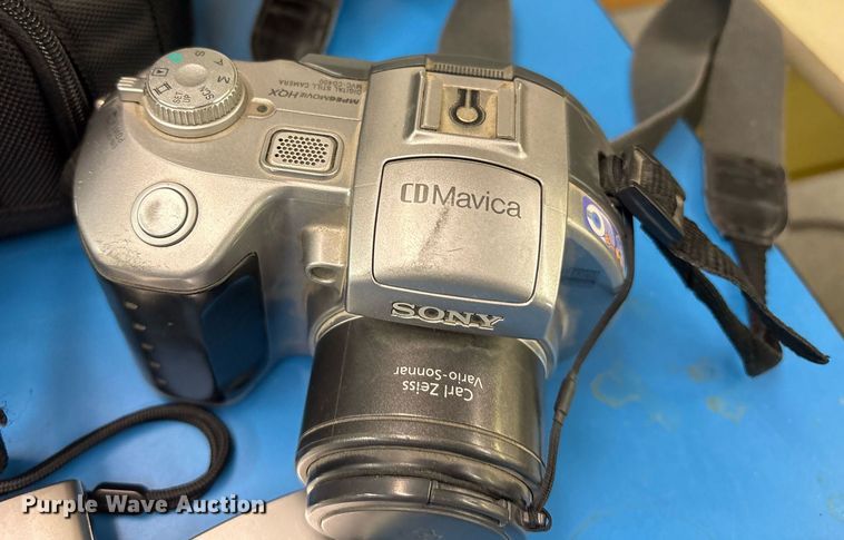 image for item NO9576 (6) cameras