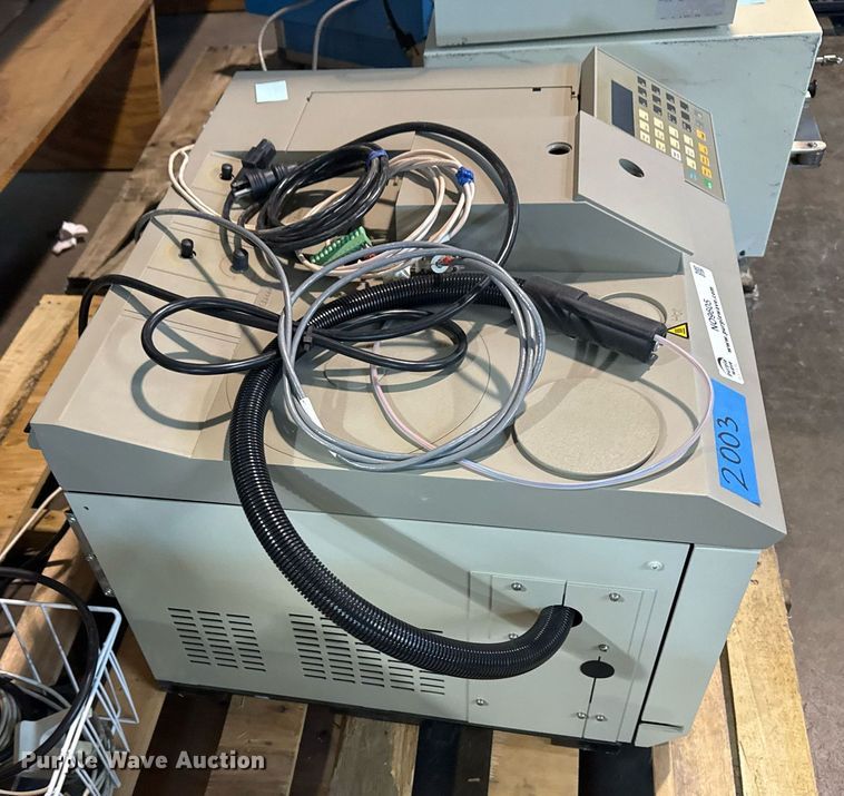 image for item NO9605 Perkin Elmer AutoSystem XL gas chromatograph