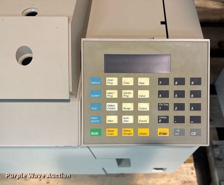 image for item NO9605 Perkin Elmer AutoSystem XL gas chromatograph