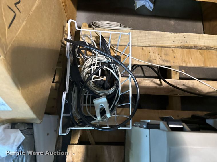 image for item NO9605 Perkin Elmer AutoSystem XL gas chromatograph