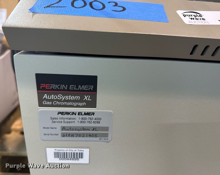image for item NO9605 Perkin Elmer AutoSystem XL gas chromatograph